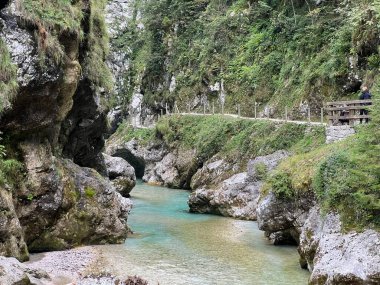 Tolmin Gorges (Triglav Ulusal Parkı, Slovenya) - Tolminer Klammen (Nationalpark Triglav, Slowenien) - Tolminska korita (Triglavski narodni parkı, Slovenya)