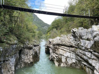 Krsovec veya Gorge Krsovec, Bovec (Triglav Ulusal Parkı, Slovenya) - Soca-Troege bei Krsovec (Triglav-Nationalpark, Slowenien) - Korita Soce pri Krsovcu (Triglavski narodni parkı, Slovenya))