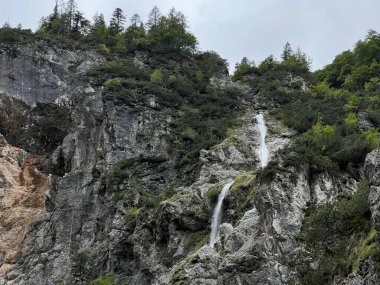 Zapotok Şelaleleri veya Zadnja Trenta Şelaleleri, Bovec (Triglav Ulusal Parkı, Slovenya) - Die Zapotok-Wasserfaelle (Triglav-Nationalpark, Slowenien) - Zapotoski slapovi ali slapovi Zadnje Trente (Triglavski narodni parkı, Slovenija)