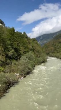 Napolyon Köprüsü yakınlarındaki Soca Nehri (Kobarid, Slovenya) - Der Fluss Scoa in der Naehe der Napoleonbruecke (Kobarid, Slowenien) - Reka Soca pri Napoleonovem mostu (Kobarid, Slovenija)