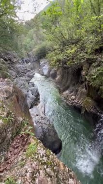 The Great Soca Gorge, Bovec (Triglav Ulusal Parkı, Slovenya) - Grosse Soca-Schlucht oder Grosse Soca-Troge, Nationalpark Triglav (Grosse Soca-Troege, Slowenien) - Velika korita Soce, Bovec (Triglavski narodni parkı, Slovenya))