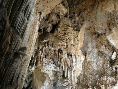 Velika Paklenica Kanyonu, Starigrad (Pakistan Ulusal Parkı, Hırvatistan) - Manita pec-Hoehle in der Schlucht Velika Paklenica, Starigrad (Nationalpark Paklenica, Kroatien) - Spilja Manita pec (nacionalni Park Paklenica, Hrvatska)