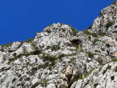 Mala Paklenica kanyonu, Seline (Paklenica Ulusal Parkı, Hırvatistan) - Kalksteinfelsen in der Schlucht Mala Paklenica, Seline (Nationalpark Paklenica, Kroatien) - Vapnenacke stijene u kanjonu Erkek Paklenice, Seline (Hrvatska)