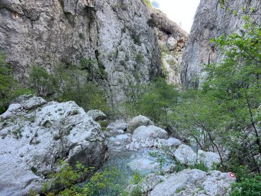 Mala Paklenica Kanyonu, Seline (Paklenica Ulusal Parkı, Hırvatistan) - Die Schlucht von Mala Paklenica, Seline (Nationalpark, Kroatien) - Kanjon Erkek Paklenice (Nacionalni parkı Paklenica, Hrvatska)