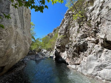 Mala Paklenica Kanyonu, Seline (Paklenica Ulusal Parkı, Hırvatistan) - Die Schlucht von Mala Paklenica, Seline (Nationalpark, Kroatien) - Kanjon Erkek Paklenice (Nacionalni parkı Paklenica, Hrvatska)