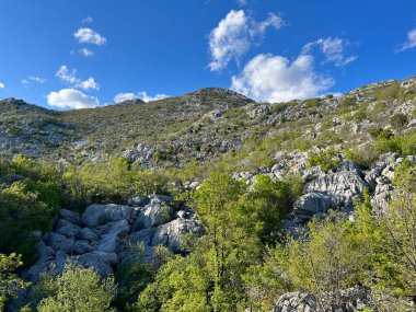 Pakistan 'daki Velebit Tepeleri (Starigrad, Hırvatistan) - Blick auf die Velebit-Gipfel im Nationalpark Paklenica (Starigrad, Kroatien) - Pogled na Velebitske vrhove u nacionalnom parku Paklenica (NP Paklenica - Starigrad, Hrvatska)