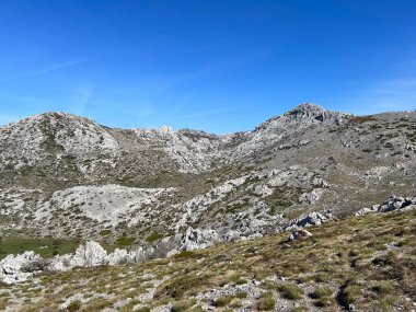 Güney Velebit, Jasenice (Velebit doğa parkı, Hırvatistan) - Felsige Berggipfel des suedlichen Velebit (Naturpark Velebit, Kroatien) - Stjenoviti planinski vrhovi juznog Velebita, Jasenice (park prirode Velebit, Hrvatska)