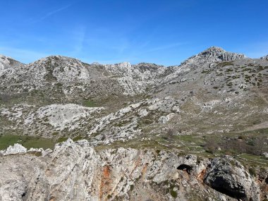 Güney Velebit, Jasenice (Velebit doğa parkı, Hırvatistan) - Felsige Berggipfel des suedlichen Velebit (Naturpark Velebit, Kroatien) - Stjenoviti planinski vrhovi juznog Velebita, Jasenice (park prirode Velebit, Hrvatska)