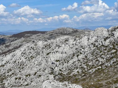 Güney Velebit, Jasenice (Velebit doğa parkı, Hırvatistan) - Felsige Berggipfel des suedlichen Velebit (Naturpark Velebit, Kroatien) - Stjenoviti planinski vrhovi juznog Velebita, Jasenice (park prirode Velebit, Hrvatska)
