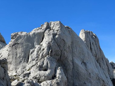 Güney Velebit, Jasenice (Velebit Doğa Parkı, Hırvatistan) - Kalksteinfelsen im suedlichen Velebit (Naturpark Velebit, Kroatien) - Vapnenacke stijene na juznom Velebitu (Hrvatska)