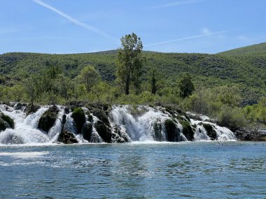 Berberov buk şelalesi Zrmanja nehrinde, Muskovci (Velebit Doğa Parkı, Hırvatistan) - Wasserfall Berberov buk am Fluss Zrmanja, Muskovci (Naturpark Velebit, Kroatien) - Tokat Berberov buk na rijeci Zrmanji, Muskovci (Park prirode Velebit, Hrvatska)