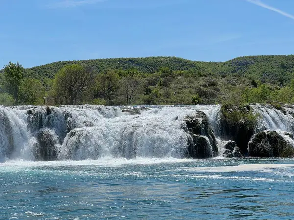 Berberov buk şelalesi Zrmanja nehrinde, Muskovci (Velebit Doğa Parkı, Hırvatistan) - Wasserfall Berberov buk am Fluss Zrmanja, Muskovci (Naturpark Velebit, Kroatien) - Tokat Berberov buk na rijeci Zrmanji, Muskovci (Park prirode Velebit, Hrvatska)