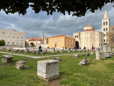 St. Donatus Kilisesi veya St. Donatus Kilisesi (Zadar, Hırvatistan) - Kirche des Heiligen Donat, Donatuskirche in Zadar oder Kirche Sv. Donat (Kroatien) - Crkva svetog Donata u Zadru (Zadar, Hrvatska)