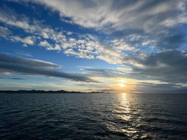 Ünlü Zadar romantik gün batımı (Zadar, Hırvatistan) - Beruehmter romantischer Sonnenuntergang in Zadar (Zadar, Kroatien) - Cuveni zadarski romanticni zalazak sunca (Zadar, Hrvatska)