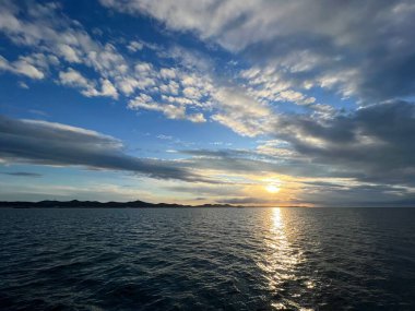 Ünlü Zadar romantik gün batımı (Zadar, Hırvatistan) - Beruehmter romantischer Sonnenuntergang in Zadar (Zadar, Kroatien) - Cuveni zadarski romanticni zalazak sunca (Zadar, Hrvatska)