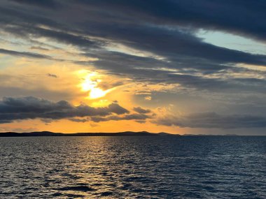 Ünlü Zadar romantik gün batımı (Zadar, Hırvatistan) - Beruehmter romantischer Sonnenuntergang in Zadar (Zadar, Kroatien) - Cuveni zadarski romanticni zalazak sunca (Zadar, Hrvatska)