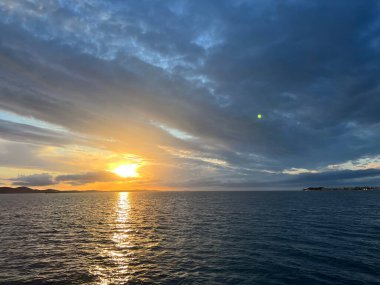 Ünlü Zadar romantik gün batımı (Zadar, Hırvatistan) - Beruehmter romantischer Sonnenuntergang in Zadar (Zadar, Kroatien) - Cuveni zadarski romanticni zalazak sunca (Zadar, Hrvatska)