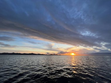 Ünlü Zadar romantik gün batımı (Zadar, Hırvatistan) - Beruehmter romantischer Sonnenuntergang in Zadar (Zadar, Kroatien) - Cuveni zadarski romanticni zalazak sunca (Zadar, Hrvatska)