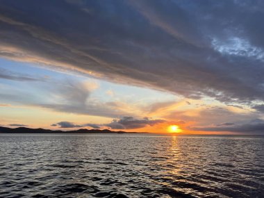 Ünlü Zadar romantik gün batımı (Zadar, Hırvatistan) - Beruehmter romantischer Sonnenuntergang in Zadar (Zadar, Kroatien) - Cuveni zadarski romanticni zalazak sunca (Zadar, Hrvatska)