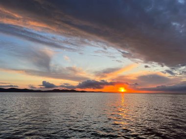 Ünlü Zadar romantik gün batımı (Zadar, Hırvatistan) - Beruehmter romantischer Sonnenuntergang in Zadar (Zadar, Kroatien) - Cuveni zadarski romanticni zalazak sunca (Zadar, Hrvatska)