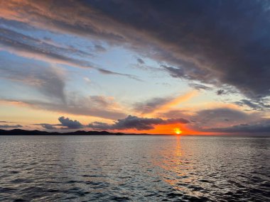 Ünlü Zadar romantik gün batımı (Zadar, Hırvatistan) - Beruehmter romantischer Sonnenuntergang in Zadar (Zadar, Kroatien) - Cuveni zadarski romanticni zalazak sunca (Zadar, Hrvatska)