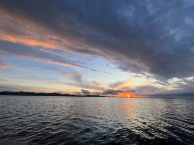 Ünlü Zadar romantik gün batımı (Zadar, Hırvatistan) - Beruehmter romantischer Sonnenuntergang in Zadar (Zadar, Kroatien) - Cuveni zadarski romanticni zalazak sunca (Zadar, Hrvatska)