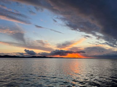 Ünlü Zadar romantik gün batımı (Zadar, Hırvatistan) - Beruehmter romantischer Sonnenuntergang in Zadar (Zadar, Kroatien) - Cuveni zadarski romanticni zalazak sunca (Zadar, Hrvatska)