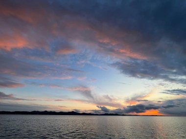 Ünlü Zadar romantik gün batımı (Zadar, Hırvatistan) - Beruehmter romantischer Sonnenuntergang in Zadar (Zadar, Kroatien) - Cuveni zadarski romanticni zalazak sunca (Zadar, Hrvatska)