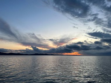 Ünlü Zadar romantik gün batımı (Zadar, Hırvatistan) - Beruehmter romantischer Sonnenuntergang in Zadar (Zadar, Kroatien) - Cuveni zadarski romanticni zalazak sunca (Zadar, Hrvatska)