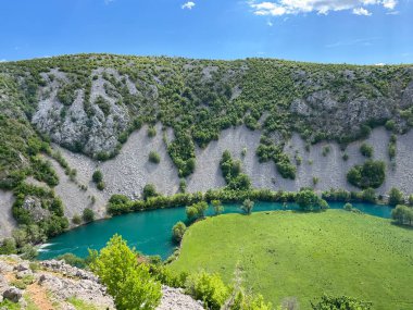 Krupa nehir kanyonu, Zrmanja 'nın sağ kolu (Velebit Doğa Parkı, Hırvatistan) - Schlucht des Flusses Krupa, rechter Nebenfluss des Zrmanja (Naturpark Velebit, Kroatien) - Kanjon rijeke Krupe, desne pritoke Zrmanje (Park prirode Velebit, Hrvatska)