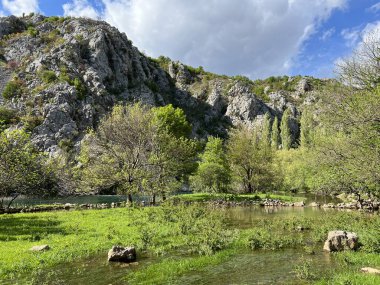 Krupa nehir kanyonu, Zrmanja 'nın sağ kolu (Velebit Doğa Parkı, Hırvatistan) - Schlucht des Flusses Krupa, rechter Nebenfluss des Zrmanja (Naturpark Velebit, Kroatien) - Kanjon rijeke Krupe, desne pritoke Zrmanje (Park prirode Velebit, Hrvatska)