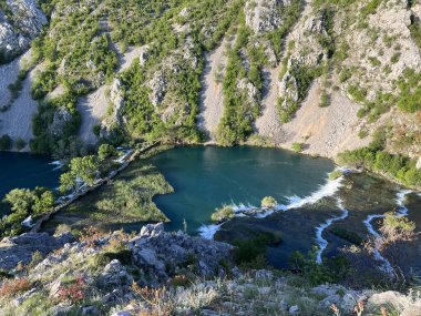 Krupa Nehri üzerindeki Kudin Köprüsü, Golubiç (Velebit Doğa Parkı, Hırvatistan) - Kudin-Bruecke am Fluss Krupa, Golubiç (Naturpark Velebit, Kroatien) - Kudin most na rijeci Krupi, Golubiç (Park prirode Velebit, Hrvatska)