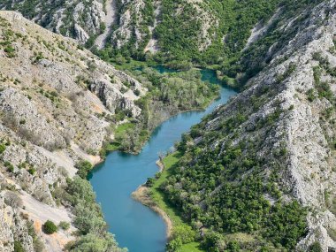 Krupa nehir kanyonu, Zrmanja 'nın sağ kolu (Velebit Doğa Parkı, Hırvatistan) - Krupa-Flussschlucht (Naturpark Velebit, Kroatien) - Kanjon rijeke Krupe, desne pritoke Zrmanje (Park prirode Velebit, Hrvatska)