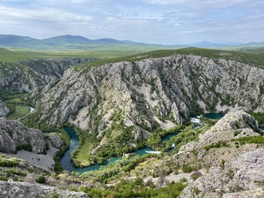 Krupa nehir kanyonu, Zrmanja 'nın sağ kolu (Velebit Doğa Parkı, Hırvatistan) - Krupa-Flussschlucht (Naturpark Velebit, Kroatien) - Kanjon rijeke Krupe, desne pritoke Zrmanje (Park prirode Velebit, Hrvatska)