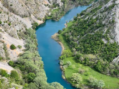 Krupa Nehri, Zrmanja 'nın sağ kolu (Velebit Doğa Parkı, Hırvatistan) - Fluss Krupa, rechter Nebenfluss der Zrmanja (Naturpark Velebit, Kroatien) - Rijeka Krupa, desna pritoka Zrmanje, Golubiç (Park prirode Velebit, Hrvatska, Hrvatska)