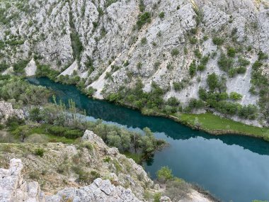 Krupa Nehri, Zrmanja 'nın sağ kolu (Velebit Doğa Parkı, Hırvatistan) - Fluss Krupa, rechter Nebenfluss der Zrmanja (Naturpark Velebit, Kroatien) - Rijeka Krupa, desna pritoka Zrmanje, Golubiç (Park prirode Velebit, Hrvatska, Hrvatska)
