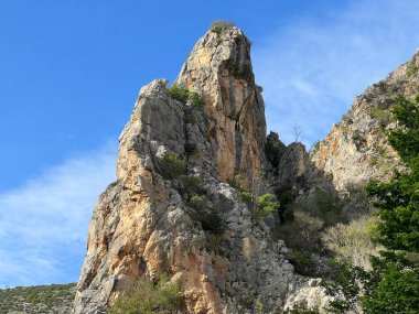 Zrmanja Kanyonu Krupa Nehri 'nin ağzından (Velebit Doğa Parkı, Hırvatistan) - Zrmanja-Schlucht nach der Muendung des Flusses Krupa (Naturpark Velebit, Kroatien) - Kanjon Zrmanje nakon usca rijeke Krupe, Golubic (Park prirode Velebit, Hrvatska)