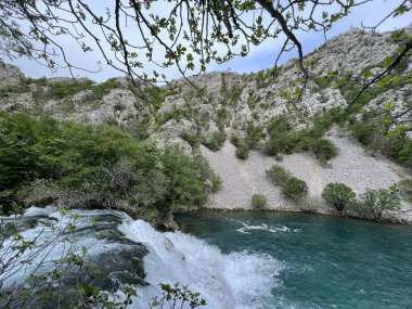 Dragicevica buk şelalesi Krupa nehri, Golubiç (Velebit Doğa Parkı, Hırvatistan) - Dragicevica buk Wasserfall am Fluss Krupa (Naturpark Velebit, Kroatien) - Tokat Dragicevica buk na rijeci Krupi, Golubiç (Park prirode Velebit, Hrvatska)