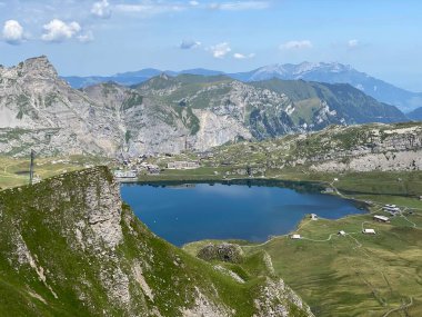 Uri Alp Dağları 'ndaki Melchsee ya da Melch Gölü, Kerns - İsviçre' nin Obwald Kantonu (Kanton Obwalden, Schweiz)