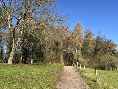 Katzensee Gölü (Katzensee Gölü), Regensdorf - Zürih Kantonu (Zuerich), İsviçre (Schweiz)