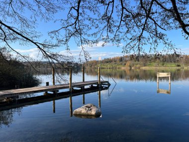 İsviçre Katzensee gölleri (Katzensee gölleri), Regensdorf - Zürih Kantonu (Zuerich), İsviçre (Schweiz)