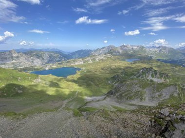 Uri Alp Dağları 'ndaki Melchsee ya da Melch Gölü, Kerns - İsviçre' nin Obwald Kantonu (Kanton Obwalden, Schweiz)