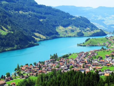 Lungern Gölü veya Doğal Rezervuar Lungerersee - İsviçre Obwald Kantonu (Naturstausee Lungernsee oder Lungerensee - Kanton Obwald, Schweiz)