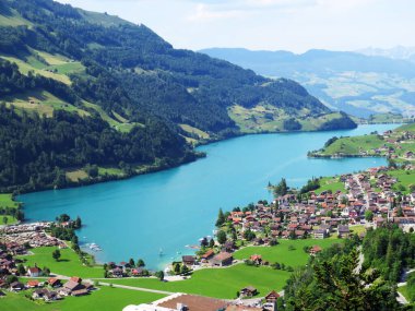 Lungern Gölü veya Doğal Rezervuar Lungerersee - İsviçre Obwald Kantonu (Naturstausee Lungernsee oder Lungerensee - Kanton Obwald, Schweiz)