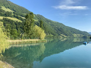 Lungern Gölü veya Doğal Rezervuar Lungerersee - İsviçre Obwald Kantonu (Naturstausee Lungernsee oder Lungerensee - Kanton Obwald, Schweiz)