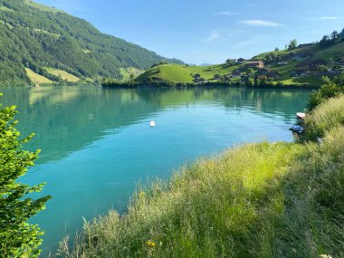 Lungern Gölü veya Doğal Rezervuar Lungerersee - İsviçre Obwald Kantonu (Naturstausee Lungernsee oder Lungerensee - Kanton Obwald, Schweiz)