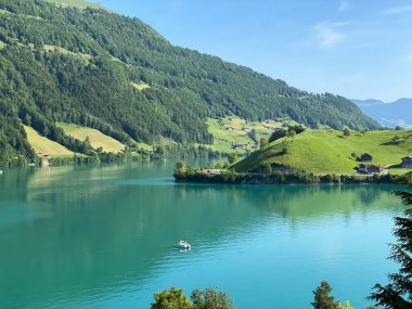 Lungern Gölü veya Doğal Rezervuar Lungerersee - İsviçre Obwald Kantonu (Naturstausee Lungernsee oder Lungerensee - Kanton Obwald, Schweiz)