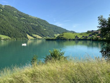 Lungern Gölü veya Doğal Rezervuar Lungerersee - İsviçre Obwald Kantonu (Naturstausee Lungernsee oder Lungerensee - Kanton Obwald, Schweiz)