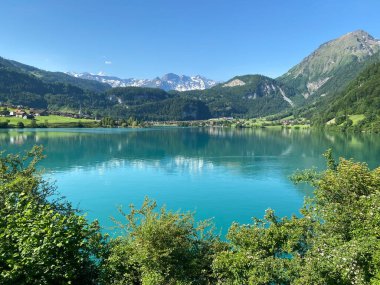 Lungern Gölü veya Doğal Rezervuar Lungerersee - İsviçre Obwald Kantonu (Naturstausee Lungernsee oder Lungerensee - Kanton Obwald, Schweiz)