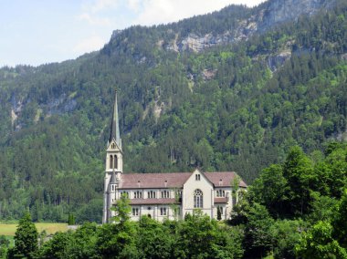 İsa 'nın Kutsal Kalbi Kilisesi, Lungern - Canton Obwalden, İsviçre (Pfarrkirche Herz-Jesu oder katholische Pfarrkirche Lungern - Kanton Obwald, Schweiz)